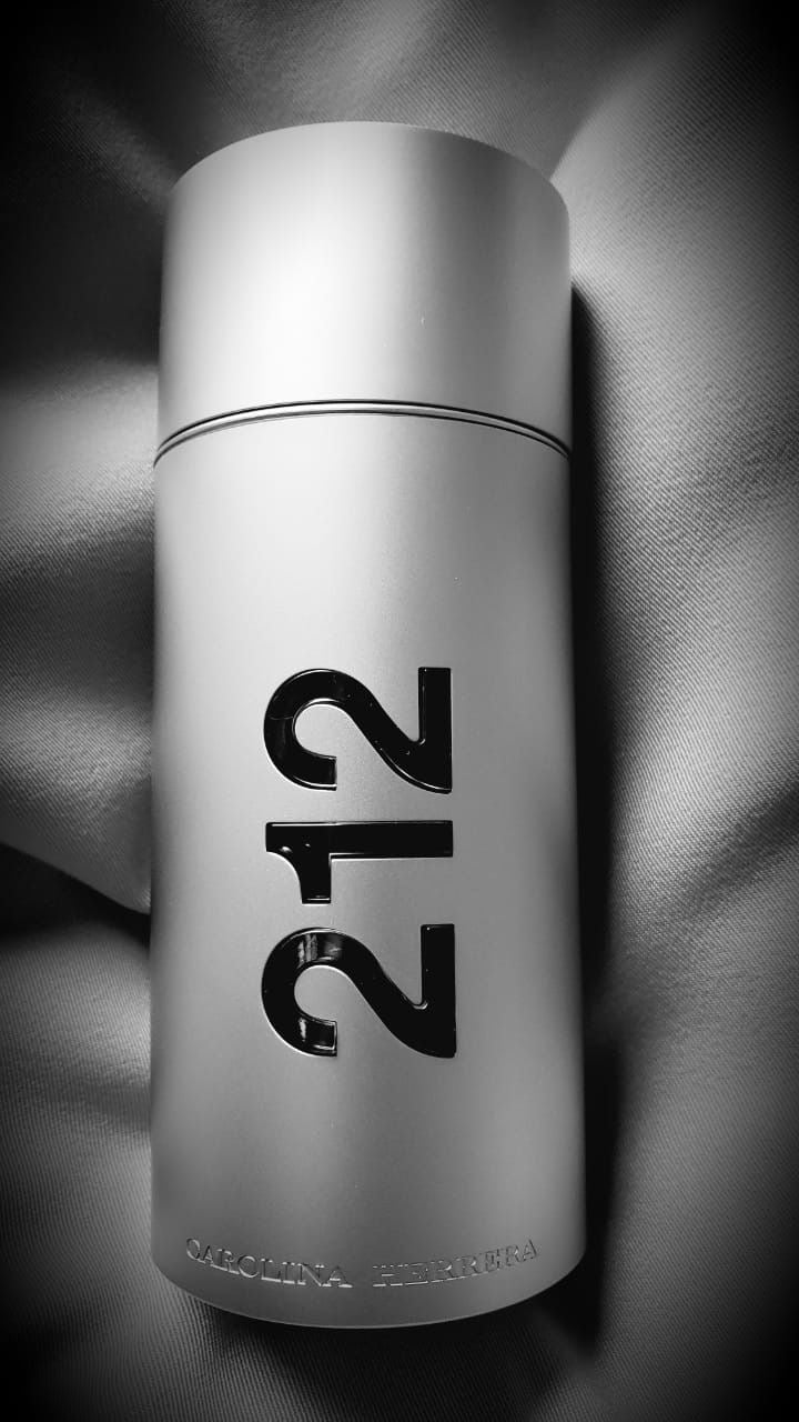 Carolina Herrera 212 MEN NYC